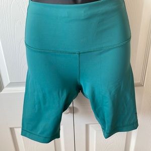 Lululemon Wonder Under Bike Shorts